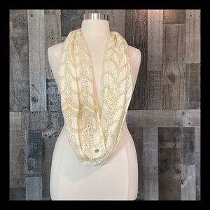 Liz Claiborne cream gold open knit infinity scarf sparkly angelic coquette girl